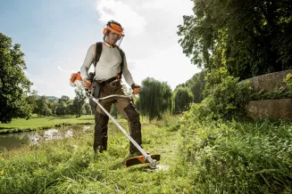 Kosa spalinowa STIHL FS120 - 3
