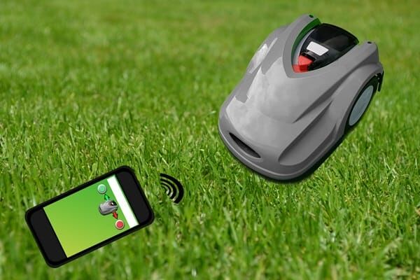 Zdalne sterowanie w robotach koszących – jak ułatwia codzienną pracę?